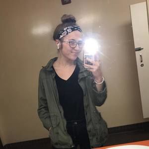 Meet your Posher, Elizabeth